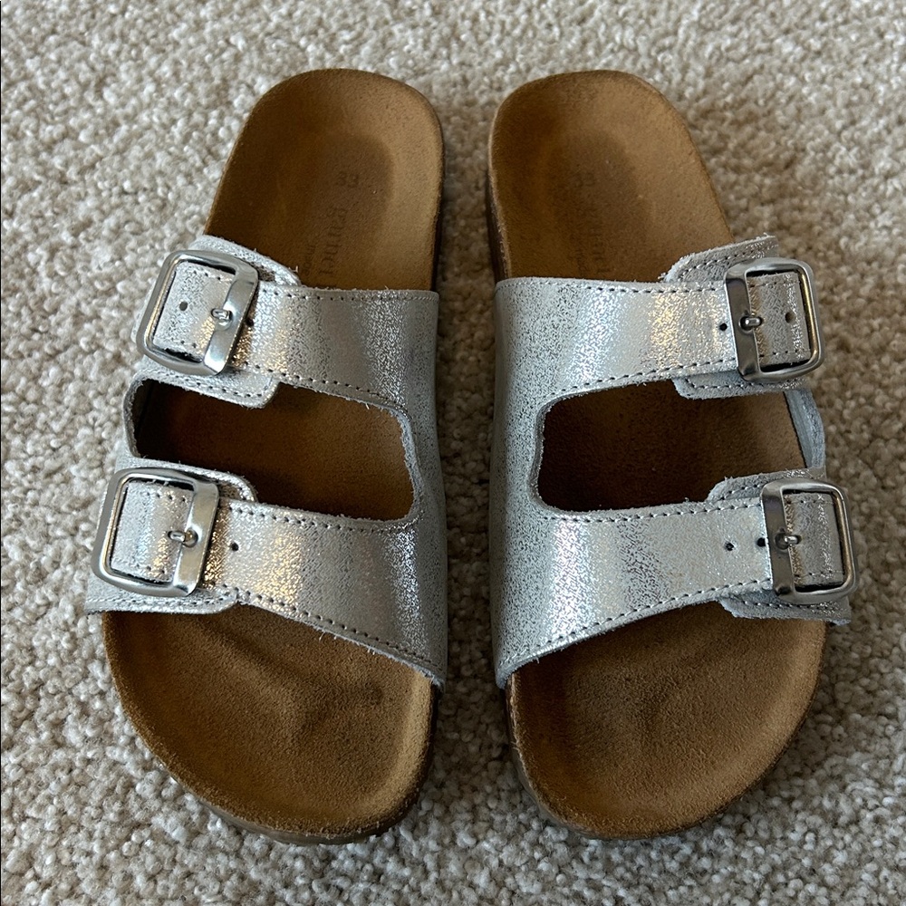 LIKE NEW Garnet Hill Kids Silver Metallic Sandals - Picture 2 of 8